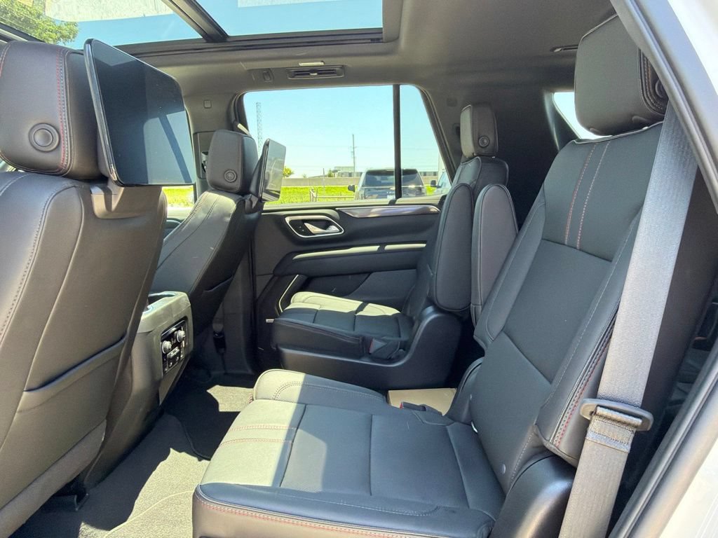 Used 2022 Chevrolet Tahoe RST w/ Sport Performance Package AWD/4WD image 17
