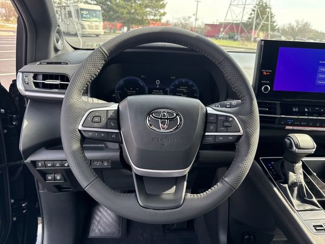 New 2026 Toyota Sienna Platinum image 13