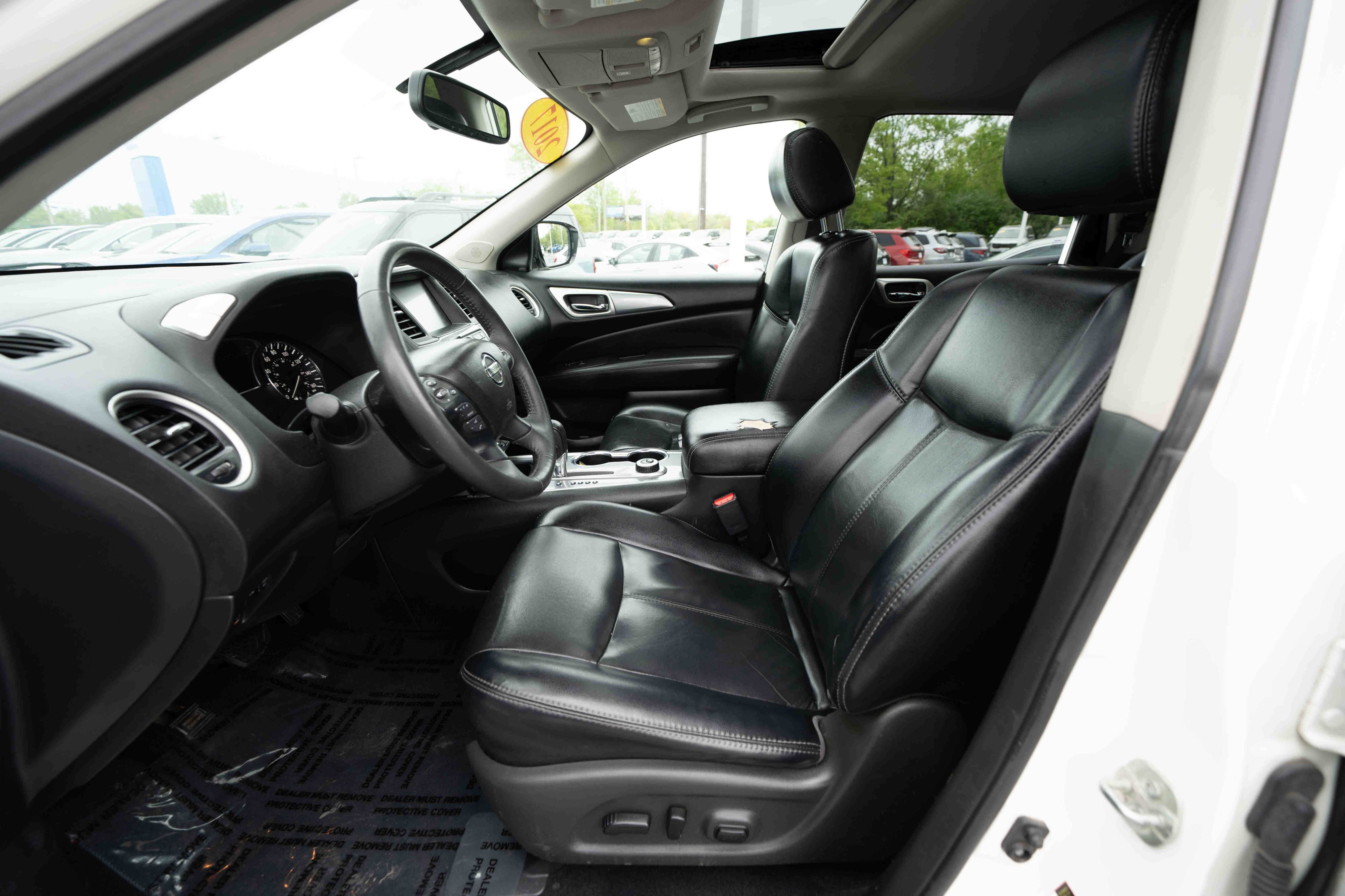 Used 2017 Nissan Pathfinder SL w/ SL Premium Package AWD/4WD image 9