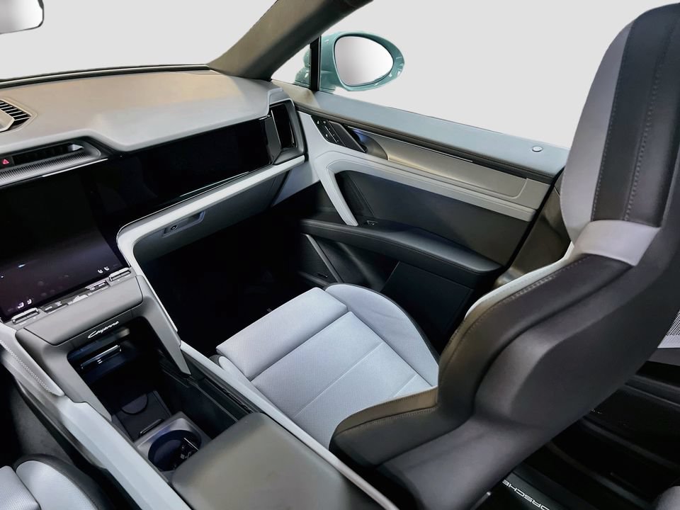 New 2026 Porsche Cayenne Electric AWD/4WD image 26