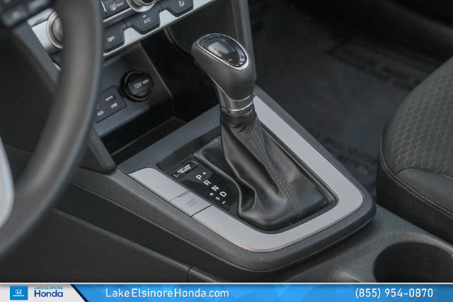 Used 2020 Hyundai Elantra SE w/ Cargo Package (C1) FWD image 23