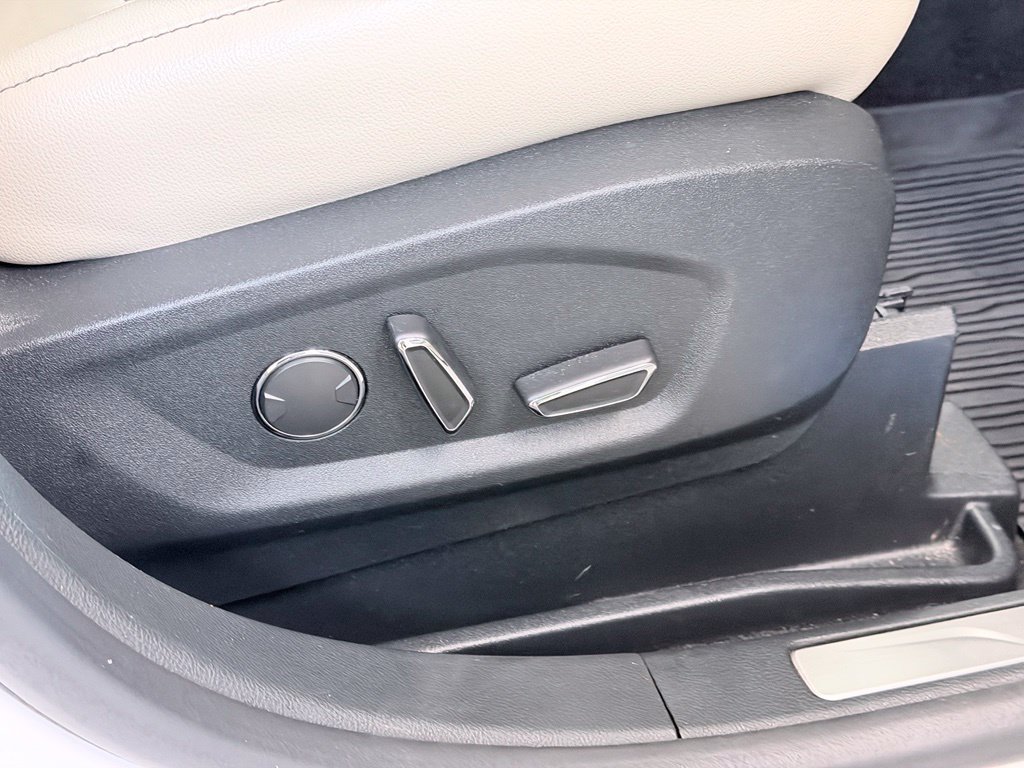 Used 2019 Ford Edge Titanium w/ Cold Weather Package AWD/4WD image 37