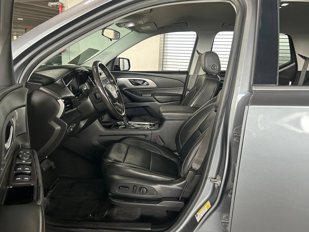 Used 2019 Chevrolet Traverse LT FWD image 16