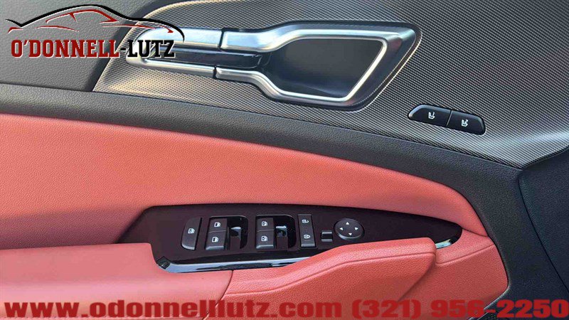 Used 2025 Kia Sportage SX Prestige image 16
