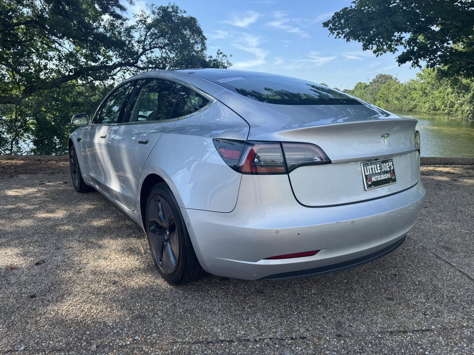 Used 2018 Tesla Model 3 Long Range RWD image 8