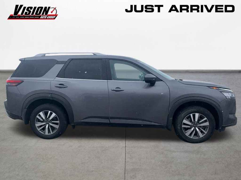 Certified 2023 Nissan Pathfinder SL w/ Lighting Package (N92) image 4