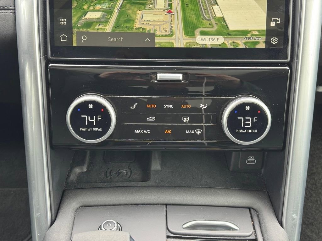 Used 2024 Land Rover Discovery S AWD/4WD image 18