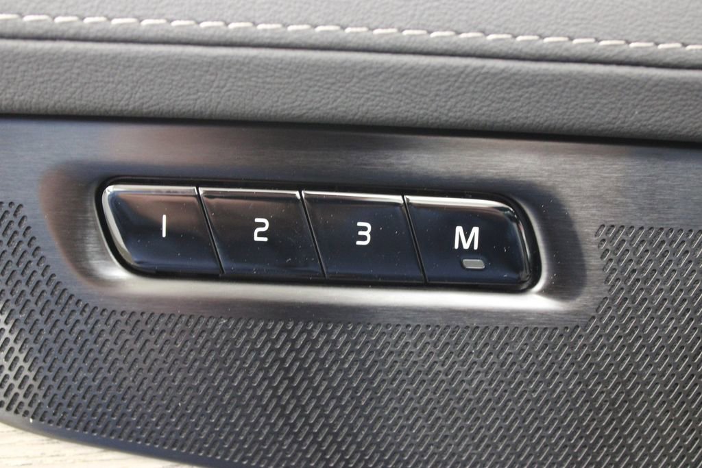 New 2026 Volvo XC90 B6 Plus w/ Protection Package image 19