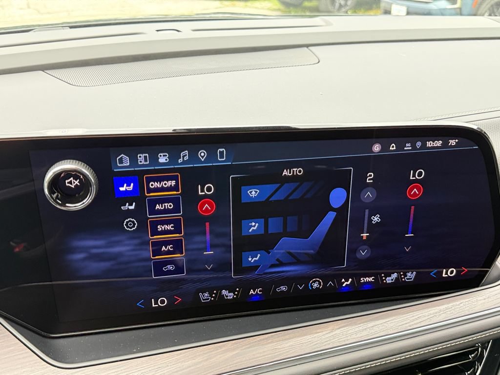 New 2026 Chevrolet Suburban Premier w/ Sun And Tow Package AWD/4WD image 17