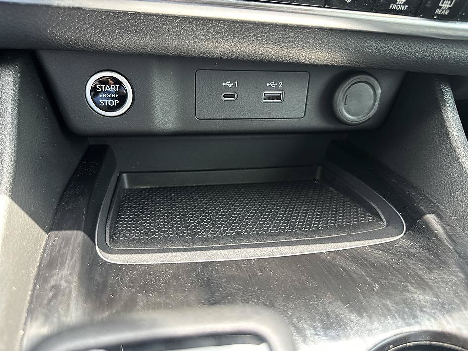 Used 2023 Nissan Rogue SV w/ SV Premium B Package FWD image 28