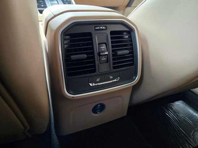 Used 2025 Porsche Macan image 14