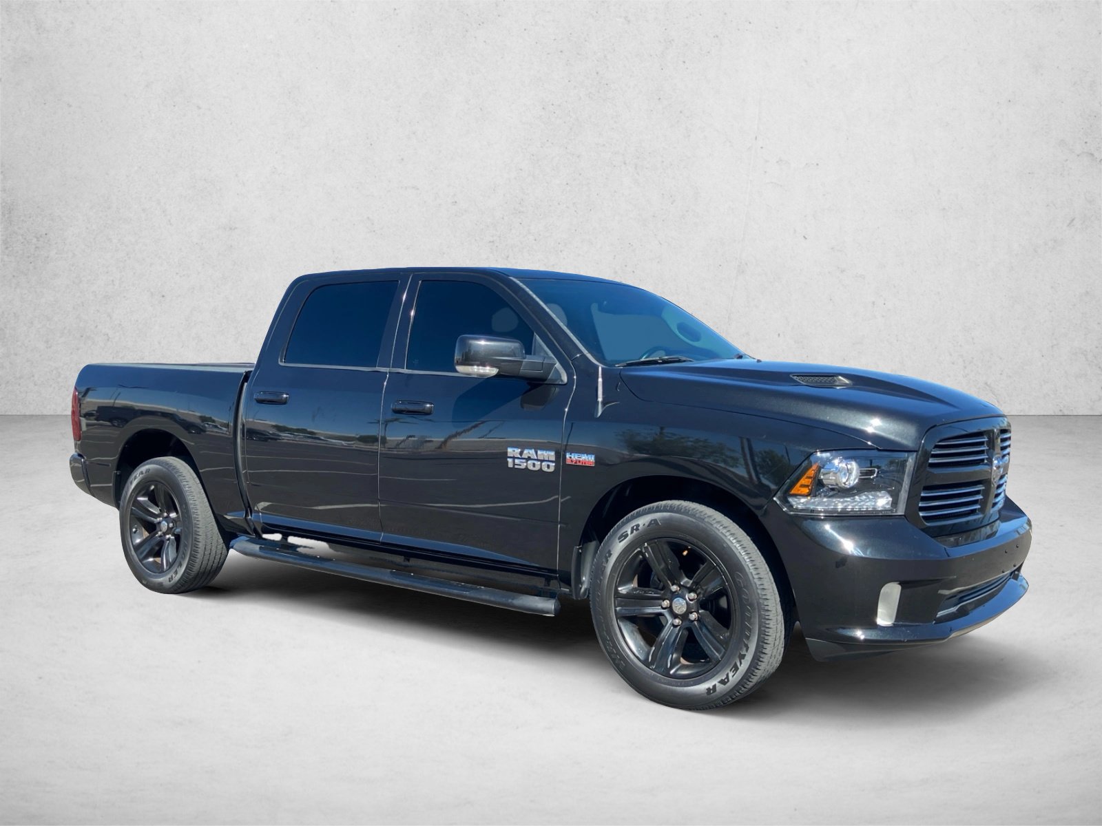 Used 2017 RAM 1500 Sport RWD image 3