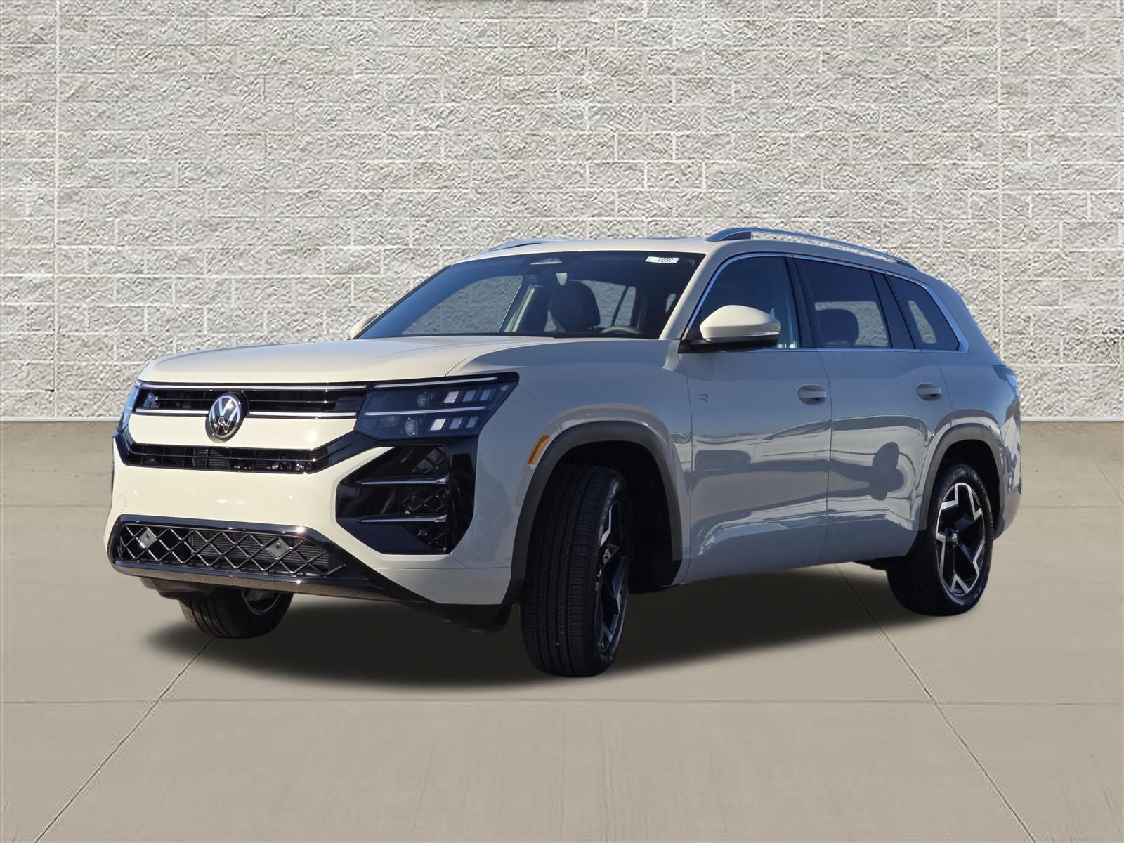 New 2027 Volkswagen Atlas SEL R-Line AWD/4WD image 3