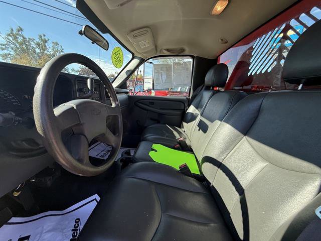 Used 2004 Chevrolet Silverado 3500 2WD Regular Cab image 12