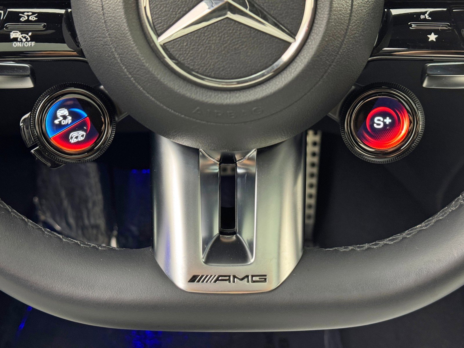 Used 2024 Mercedes-Benz GLC 43 AMG 4MATIC image 25