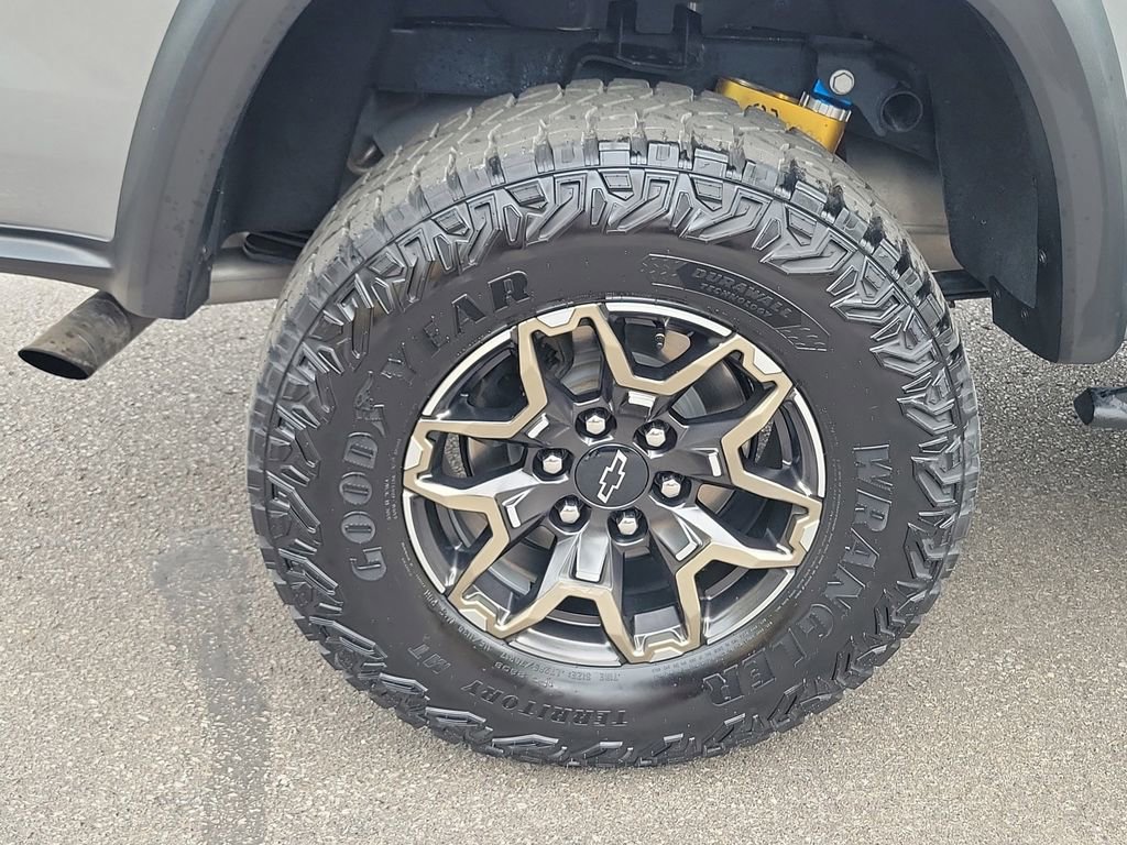 Used 2024 Chevrolet Colorado ZR2 w/ Technology Package AWD/4WD image 8