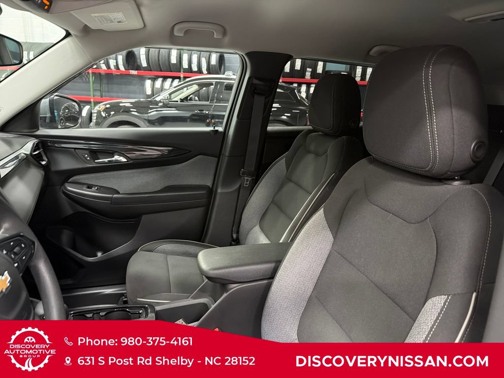 Used 2024 Chevrolet TrailBlazer LT w/ Driver Confidence Package FWD image 14