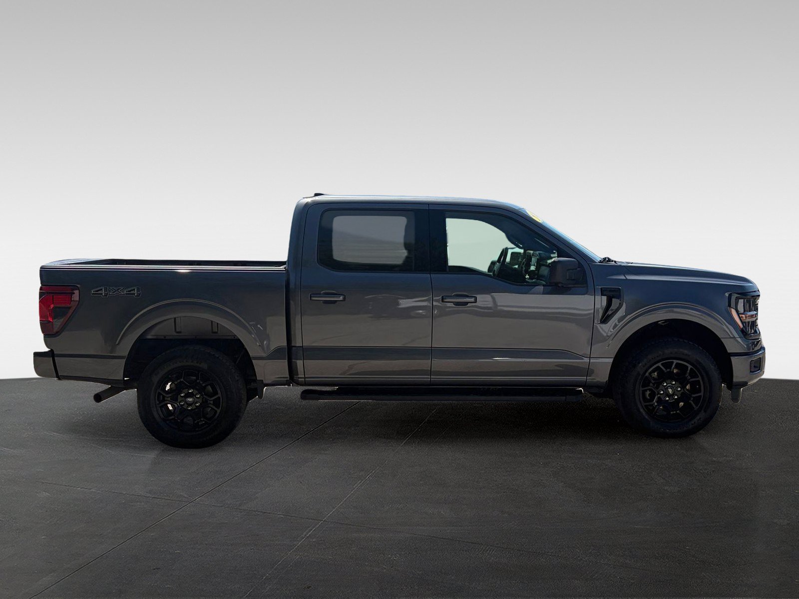Used 2024 Ford F150 XLT w/ XLT Black Appearance Package AWD/4WD image 4