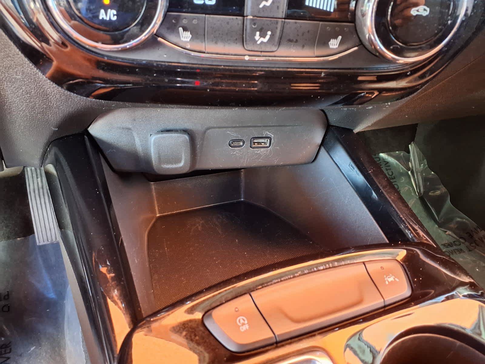 Used 2025 Chevrolet Trax LT w/ Driver Confidence Package FWD image 24