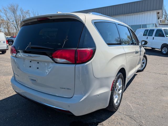 Used 2020 Chrysler Pacifica Limited w/ Advanced Safetytec Group FWD image 7