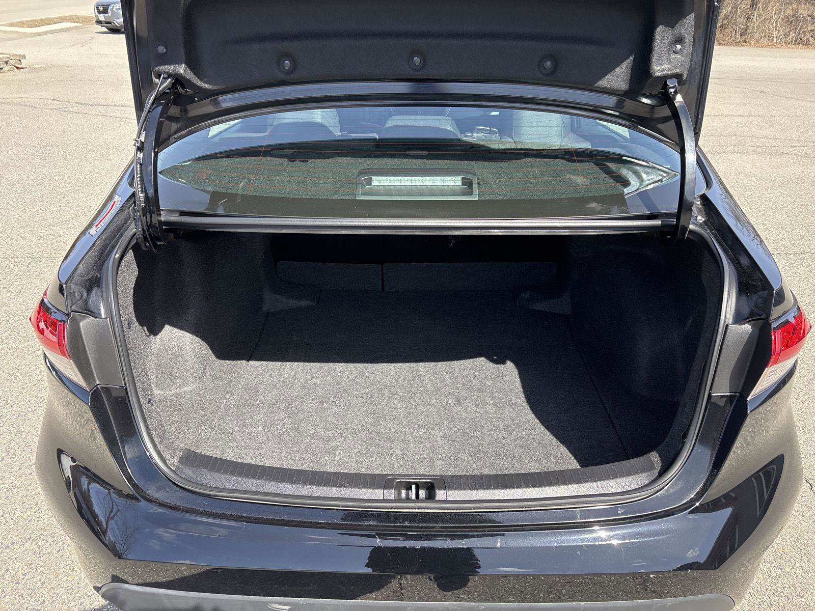 Used 2025 Toyota Corolla LE image 20