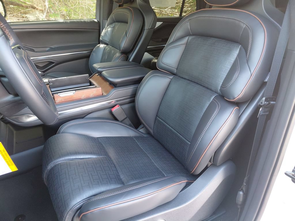 New 2026 Lincoln Navigator Black Label AWD/4WD image 15
