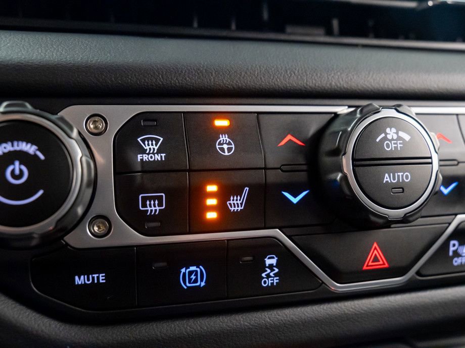 Used 2024 Jeep Wrangler Unlimited Rubicon 4xe image 27