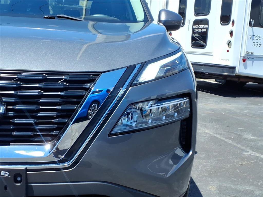 Used 2023 Nissan Rogue SV AWD/4WD image 24