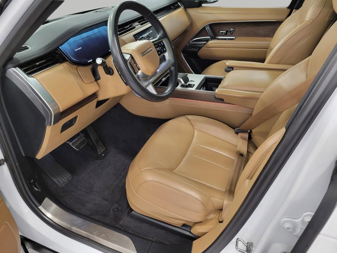 Used 2024 Land Rover Range Rover SE image 9