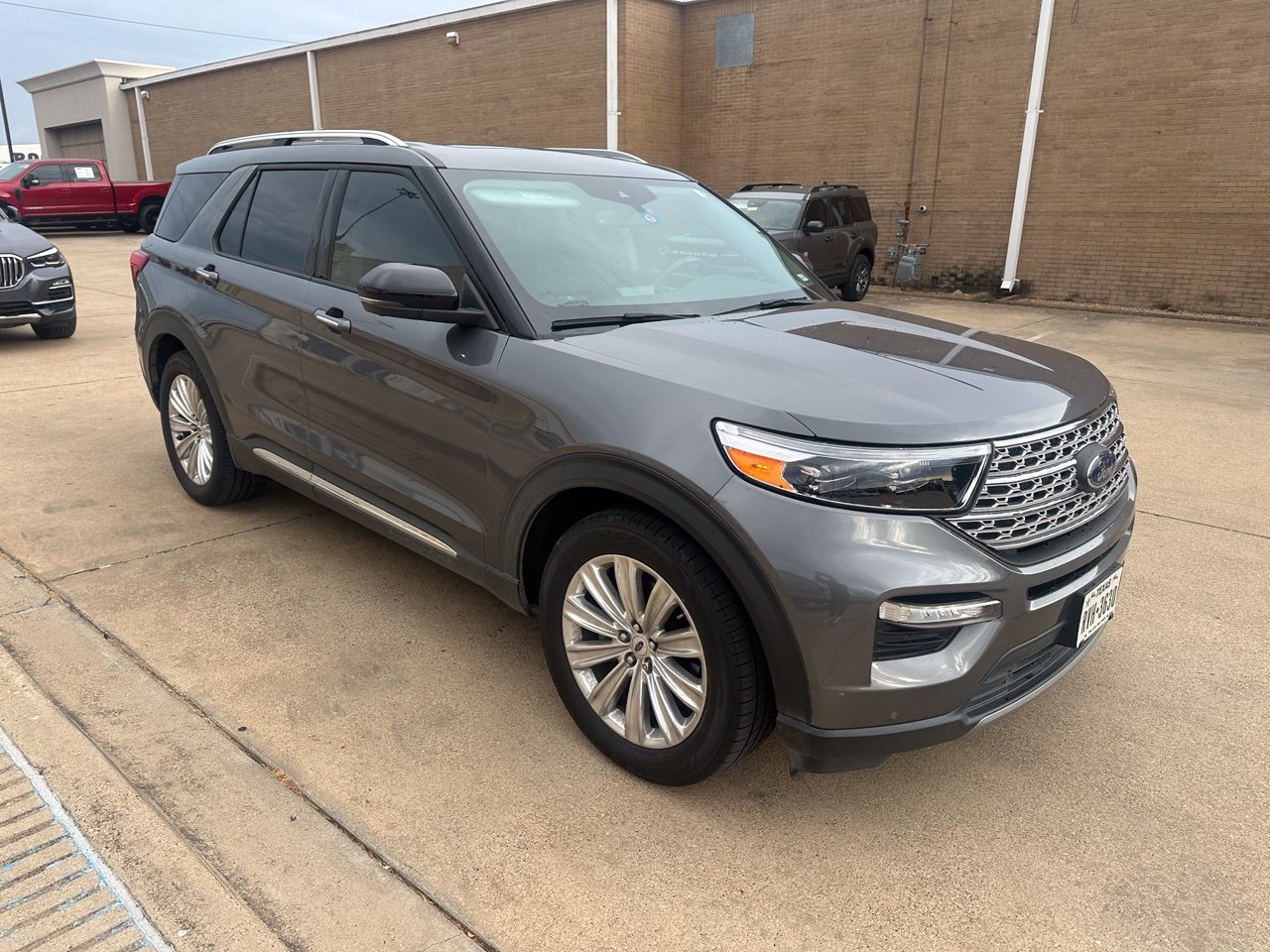 Used 2022 Ford Explorer Limited w/ Equipment Group 301A RWD image 3