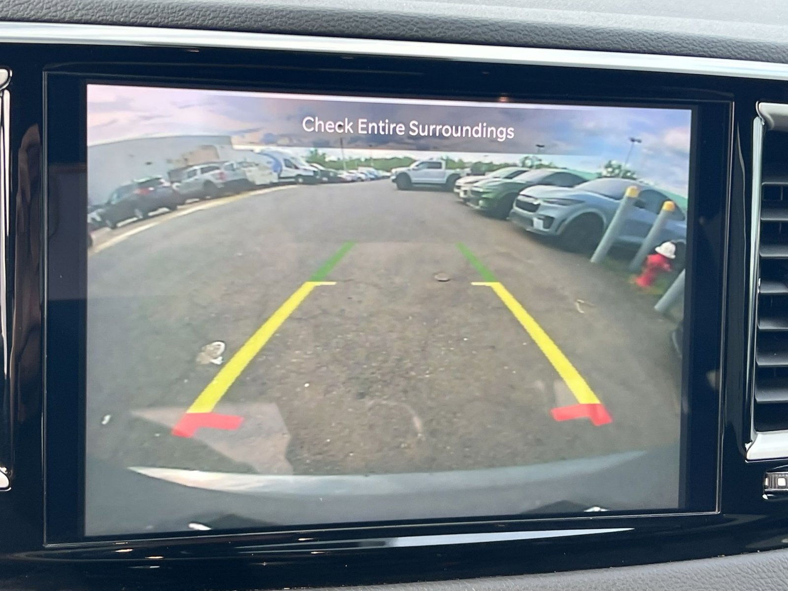 Used 2025 Chrysler Pacifica Select FWD image 27
