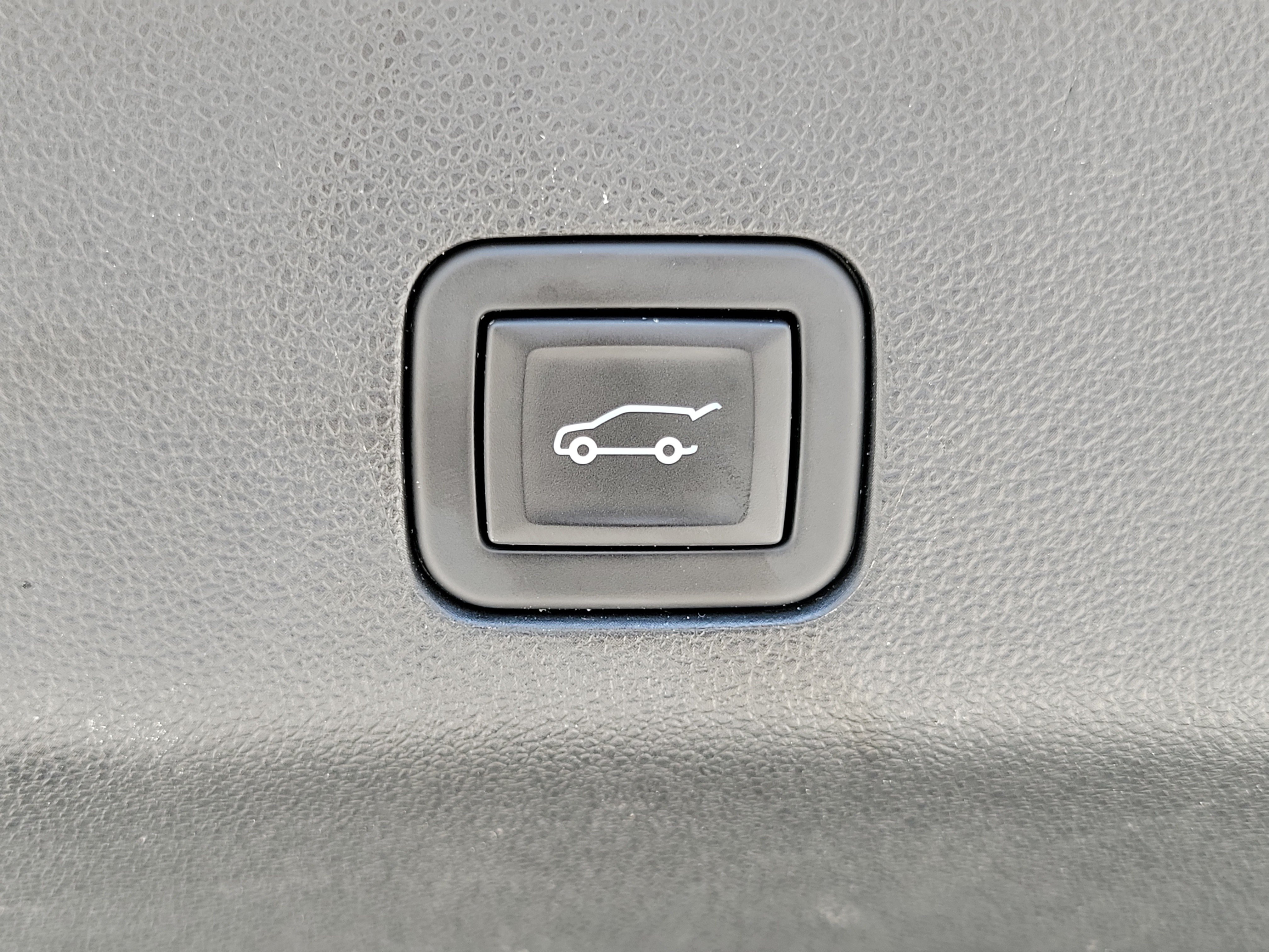 Used 2023 Chevrolet Suburban RST w/ Luxury Package RWD image 14
