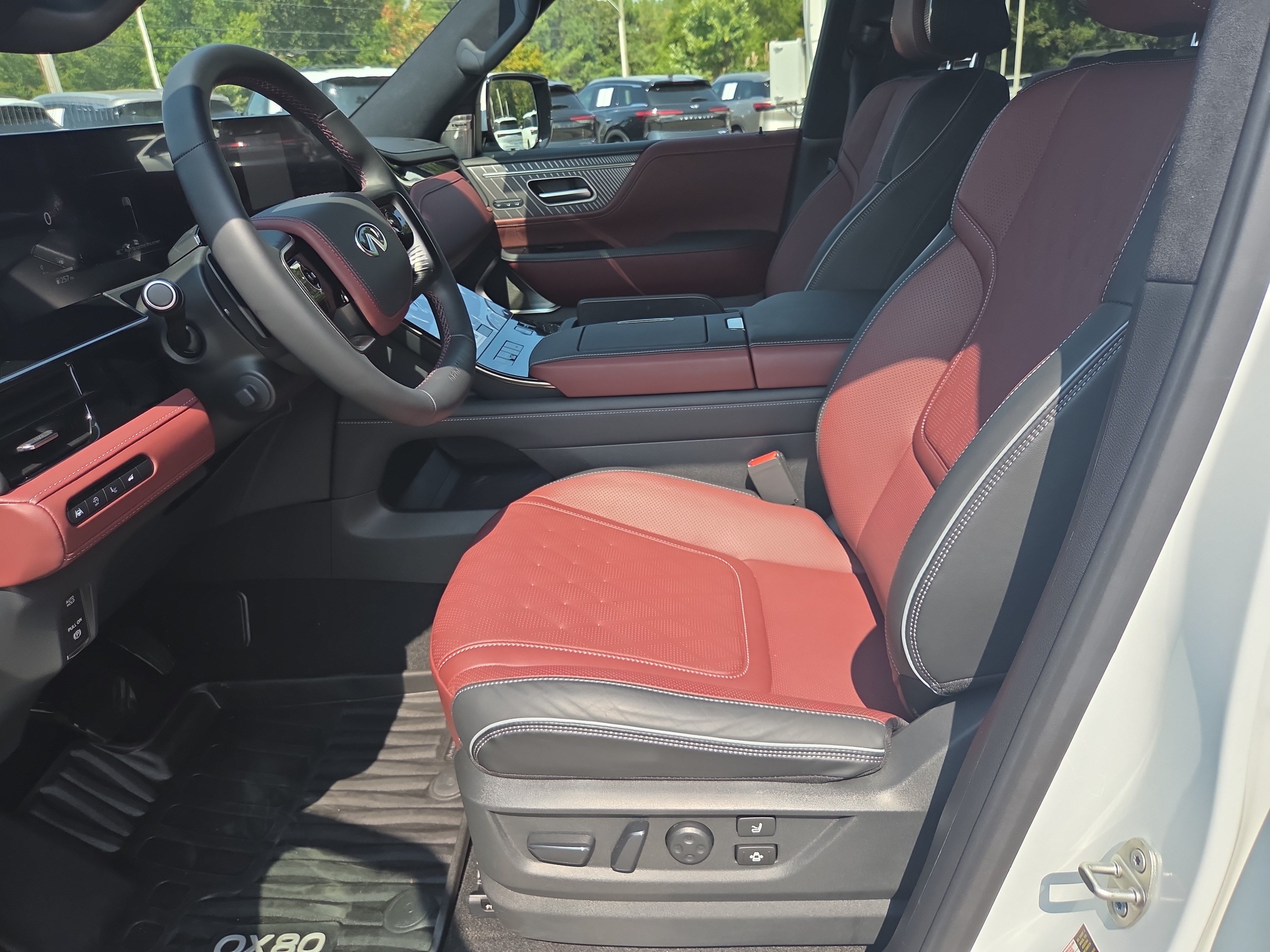 Used 2026 INFINITI QX80 Autograph w/ Premium Cargo Package AWD/4WD image 5