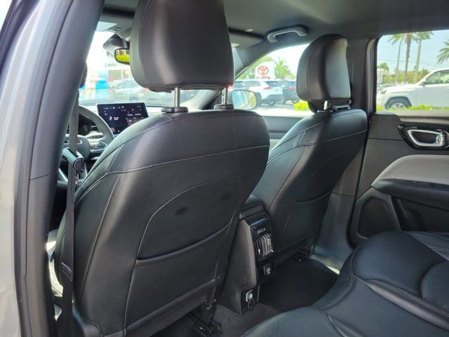 Used 2024 Jeep Compass Limited AWD/4WD image 9