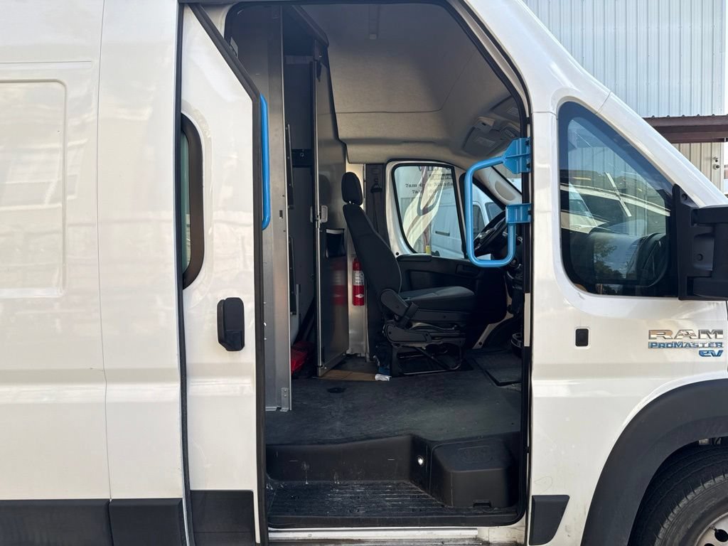 Used 2024 RAM ProMaster 3500 w/ Delivery Van Package FWD image 9