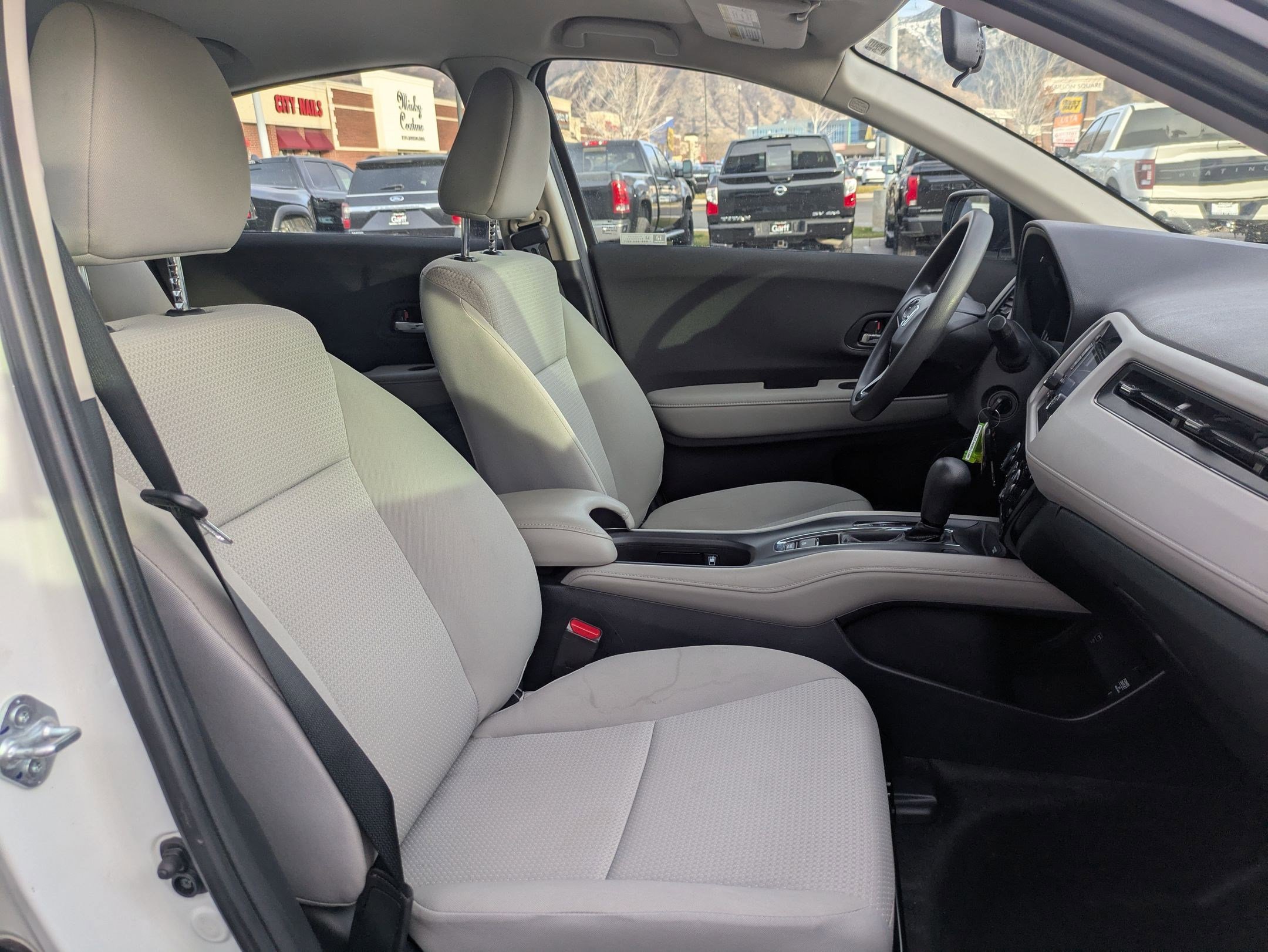 Used 2021 Honda HR-V LX image 29