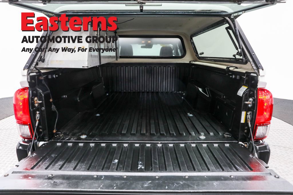 Used 2020 Toyota Tacoma SR image 9