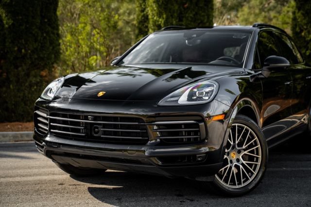Used 2023 Porsche Cayenne Platinum Edition AWD/4WD image 2