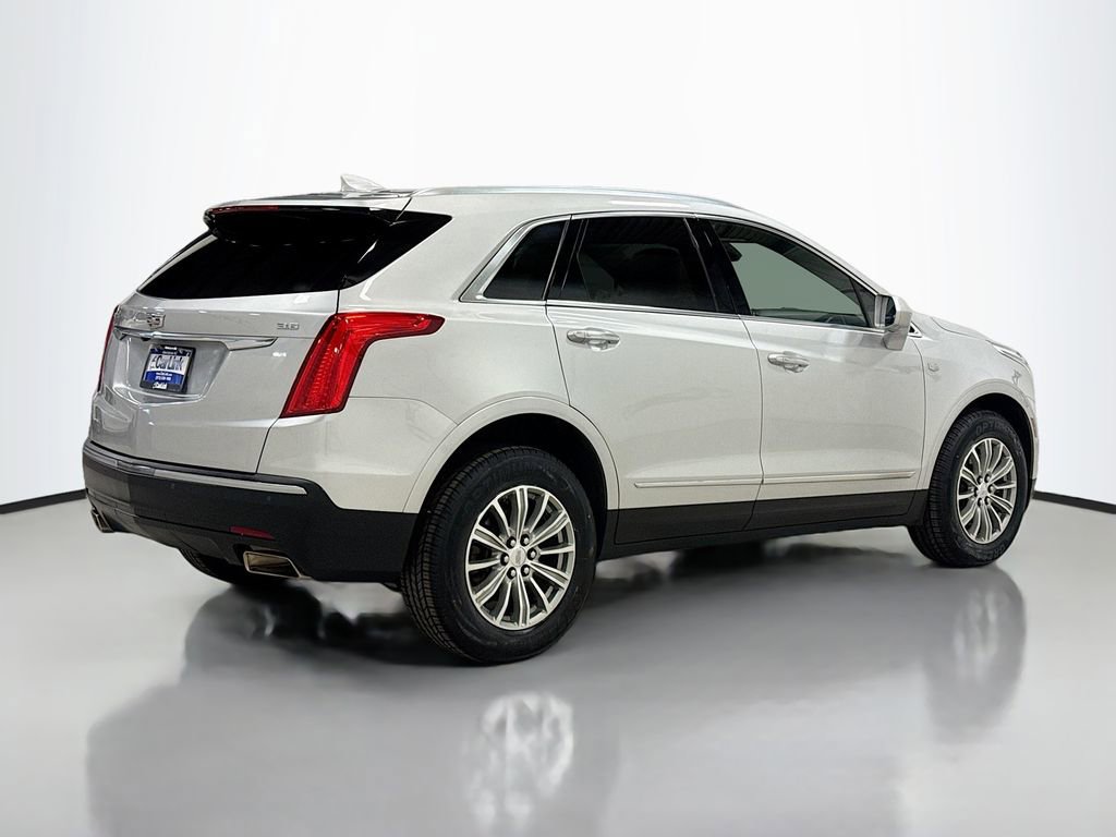 Used 2018 Cadillac XT5 Luxury w/ Driver Awareness Package image 7