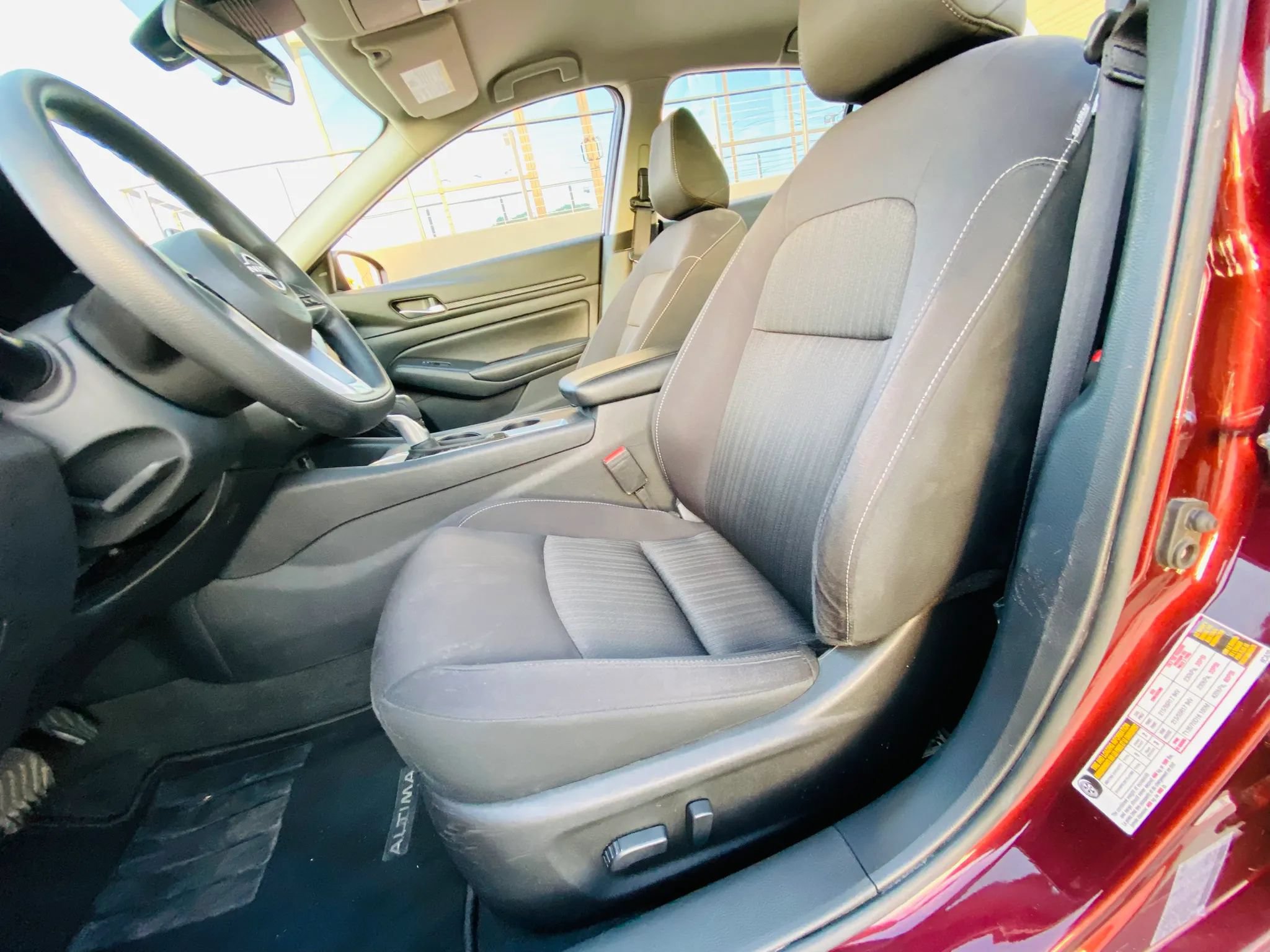 Used 2025 Nissan Altima 2.5 SV FWD image 26