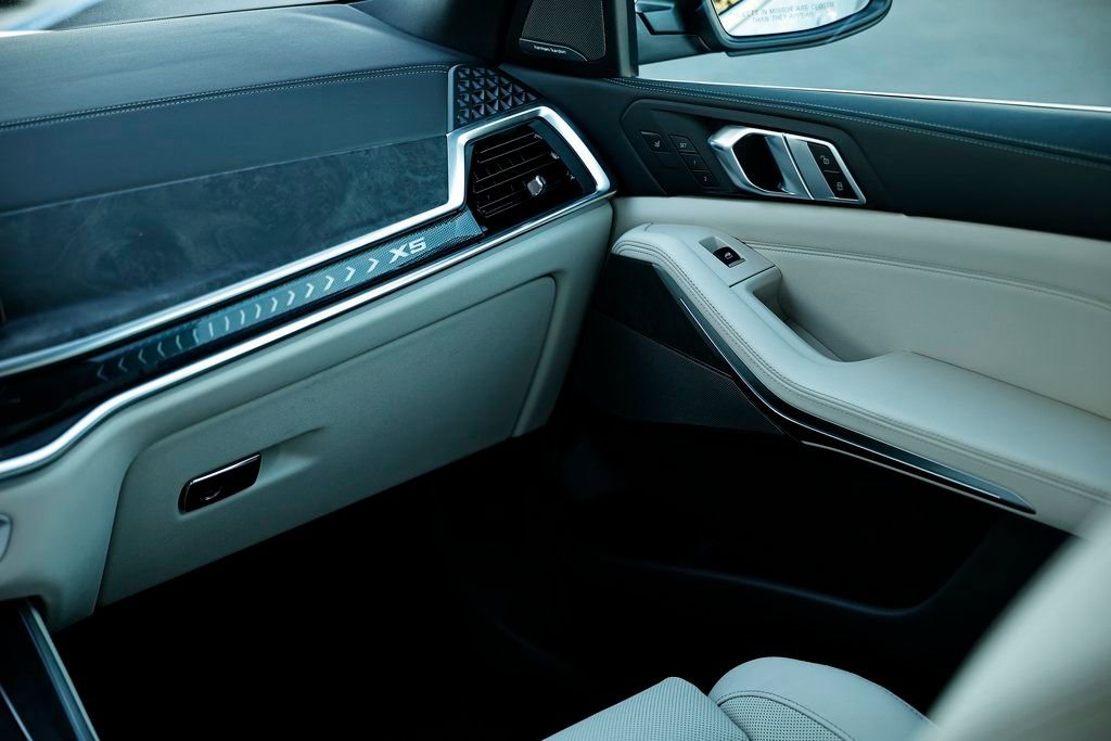 New 2026 BMW X5 xDrive50e w/ Executive Package image 29