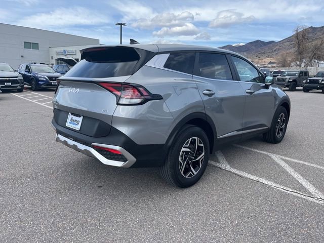 Used 2023 Kia Sportage LX image 3