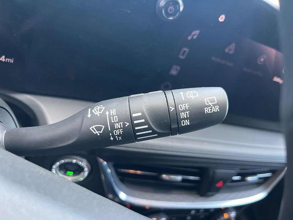 Used 2024 Buick Encore GX Sport Touring FWD image 33