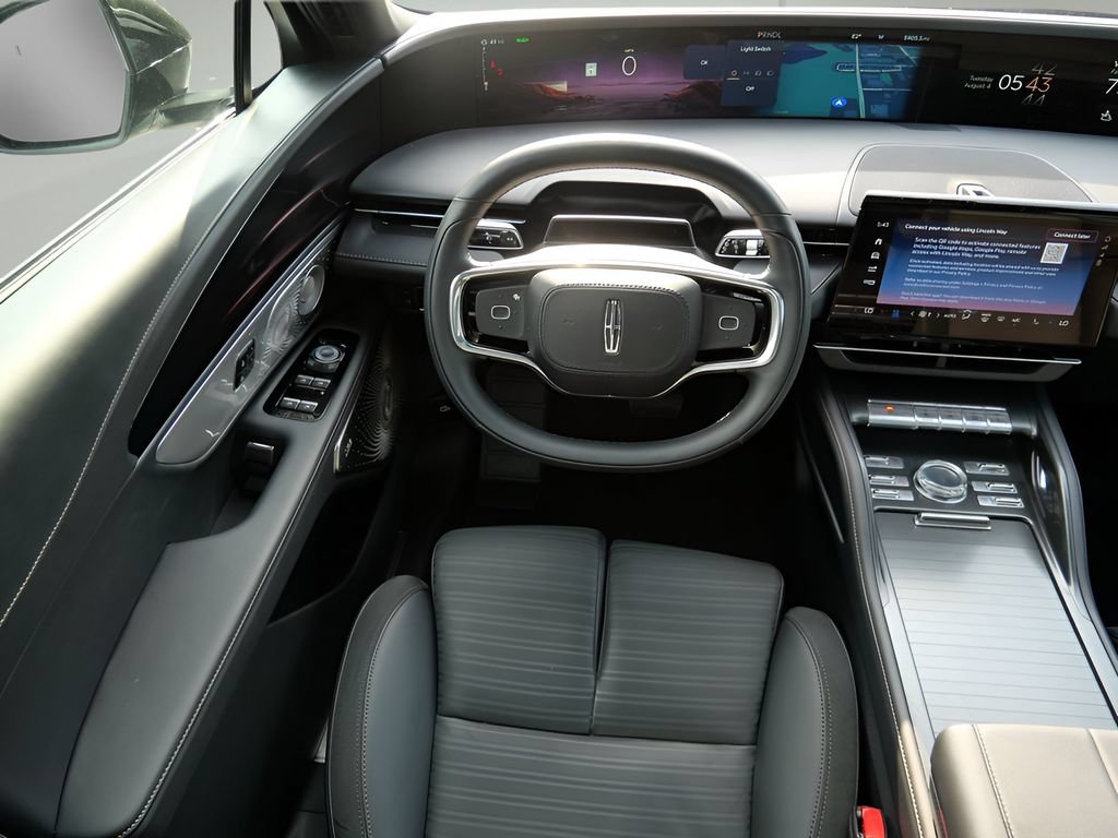 Used 2025 Lincoln Nautilus Reserve AWD/4WD image 13