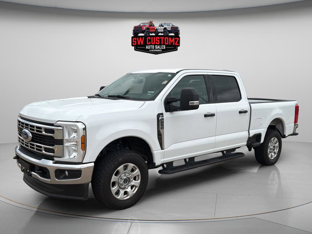 Used 2024 Ford F250 XLT AWD/4WD image 3