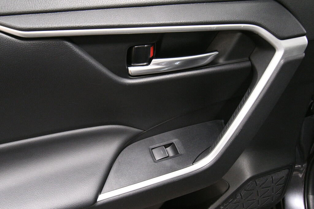Used 2023 Toyota RAV4 XLE Premium AWD/4WD image 23