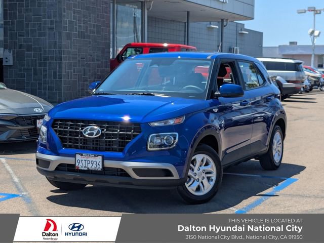 Used 2025 Hyundai Venue SE image 1