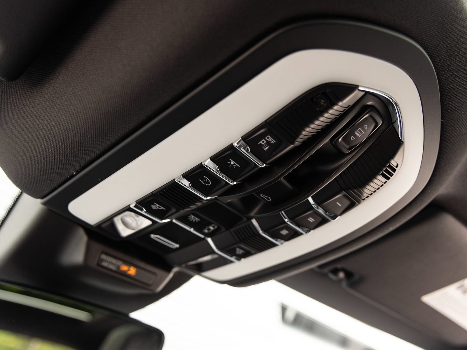 Certified 2026 Porsche Macan AWD/4WD image 19