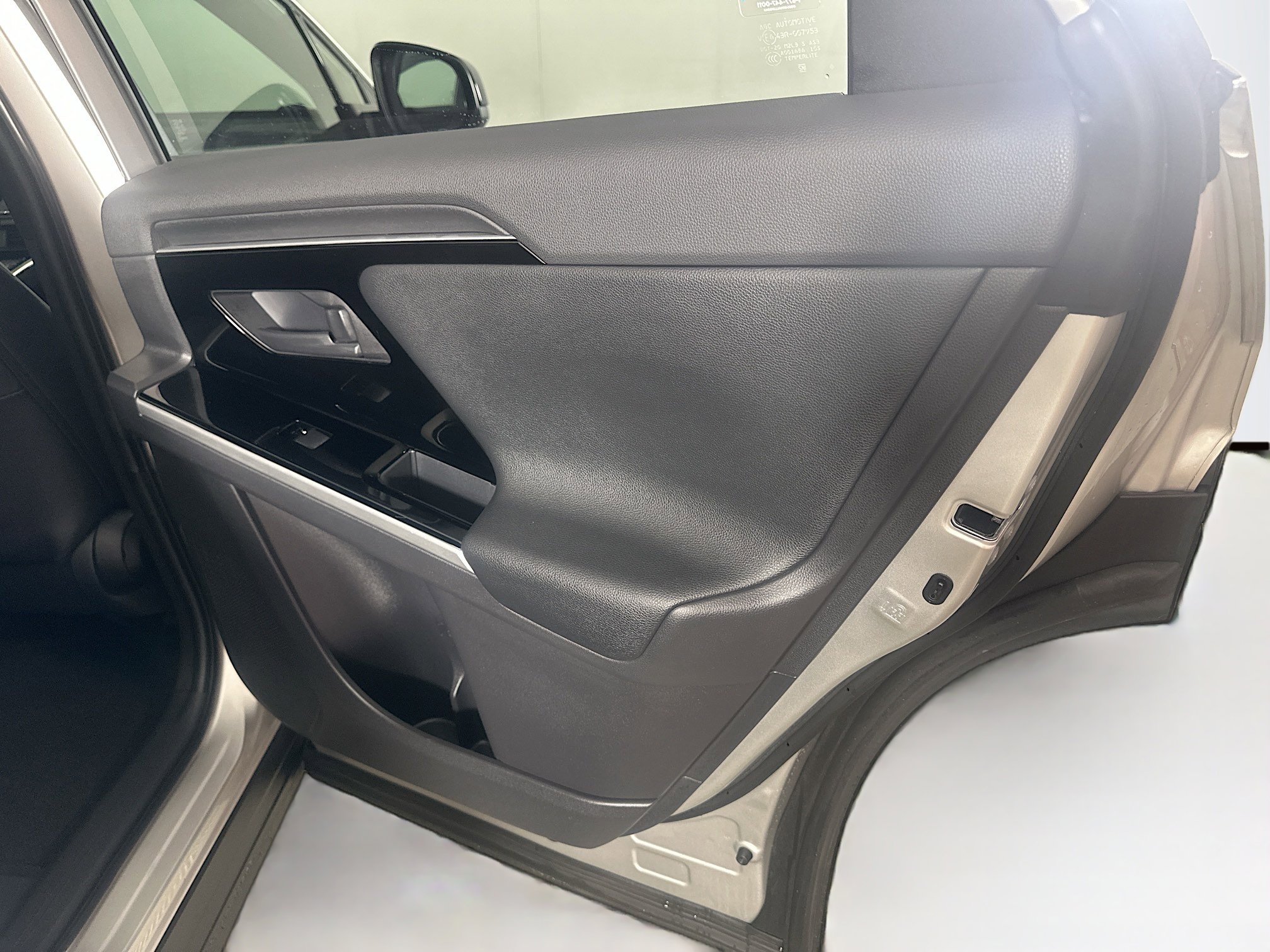 Used 2023 Toyota bZ4X XLE w/ Weather Package FWD image 28