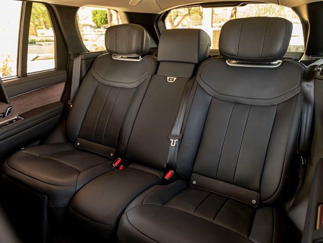 Used 2025 Land Rover Range Rover Autobiography image 21